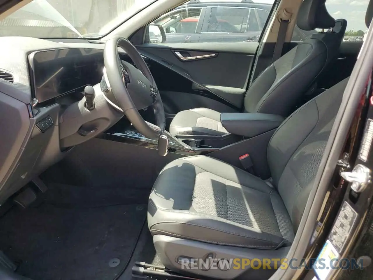 7 Photograph of a damaged car KNDCR3L13R5102157 KIA NIRO WIND 2024