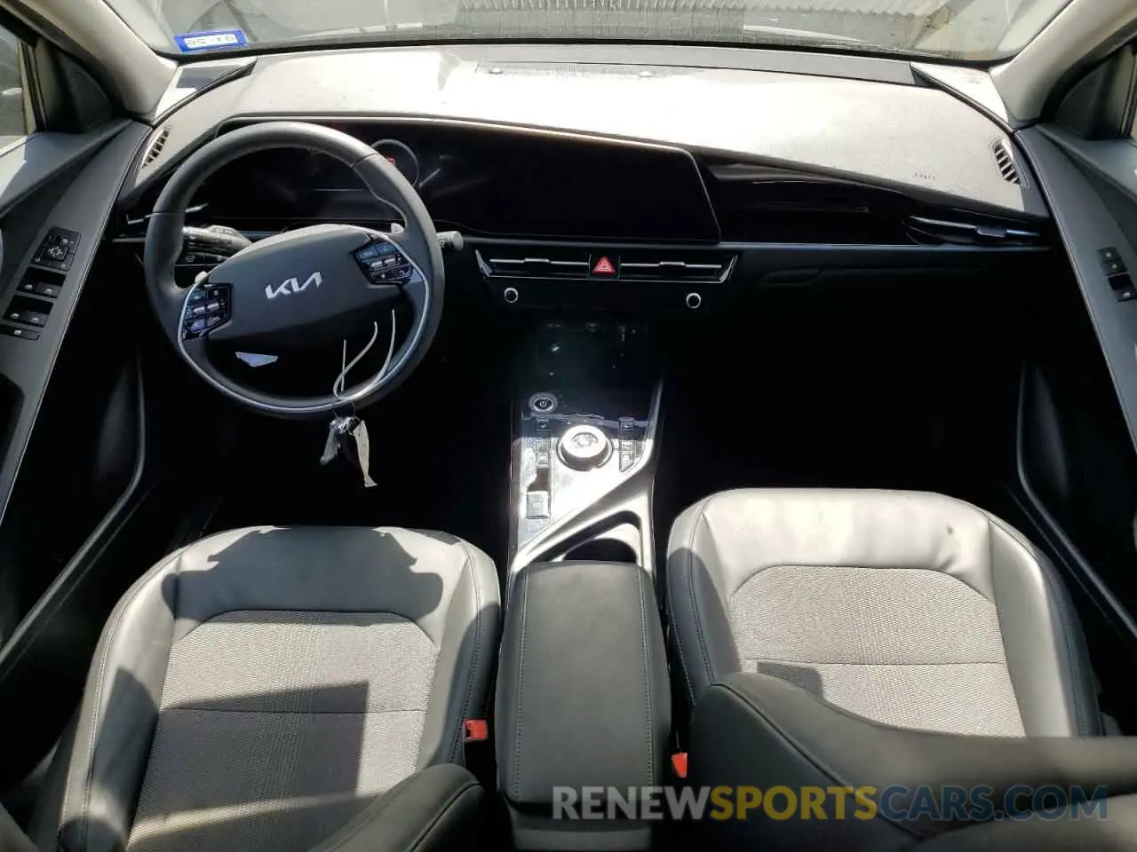 8 Photograph of a damaged car KNDCR3L13R5102157 KIA NIRO WIND 2024