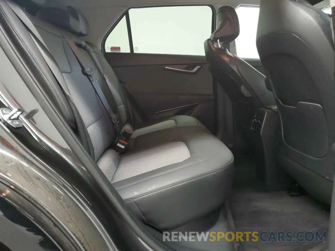 10 Photograph of a damaged car KNDCR3L14R5111918 KIA NIRO WIND 2024