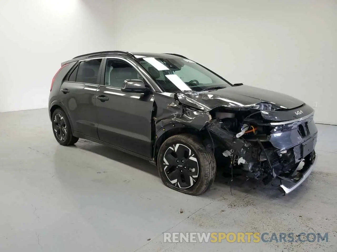 4 Photograph of a damaged car KNDCR3L14R5111918 KIA NIRO WIND 2024