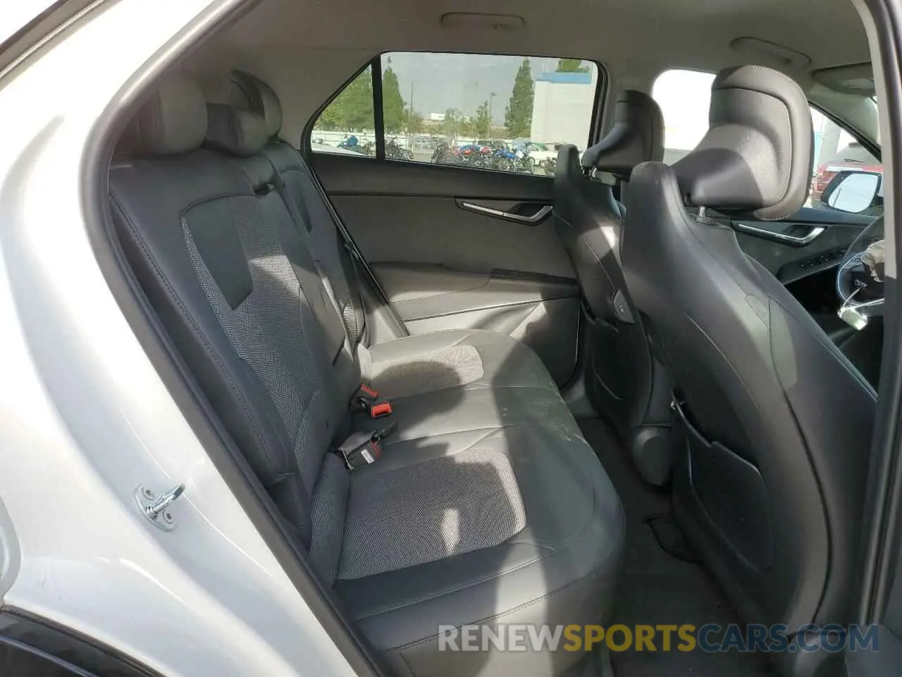 11 Photograph of a damaged car KNDCR3L14R5128475 KIA NIRO WIND 2024