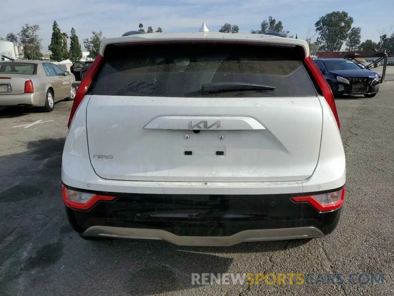 6 Photograph of a damaged car KNDCR3L14R5128475 KIA NIRO WIND 2024
