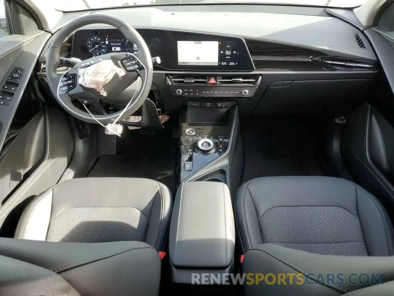 8 Photograph of a damaged car KNDCR3L14R5128475 KIA NIRO WIND 2024