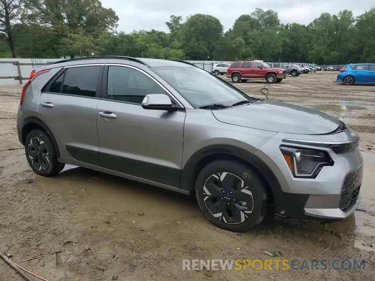 4 Photograph of a damaged car KNDCR3L15R5112589 KIA NIRO WIND 2024