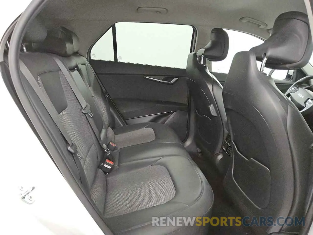 11 Photograph of a damaged car KNDCR3L16R5113752 KIA NIRO WIND 2024