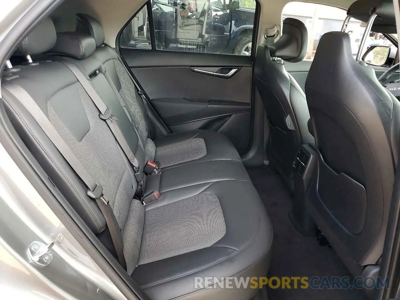 10 Photograph of a damaged car KNDCR3L17R5114246 KIA NIRO WIND 2024