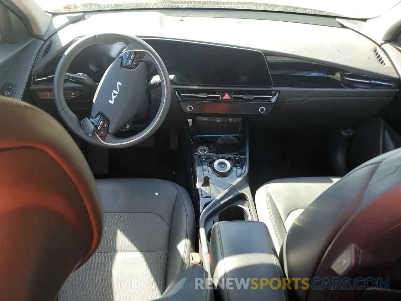 8 Photograph of a damaged car KNDCR3L19R5121117 KIA NIRO WIND 2024