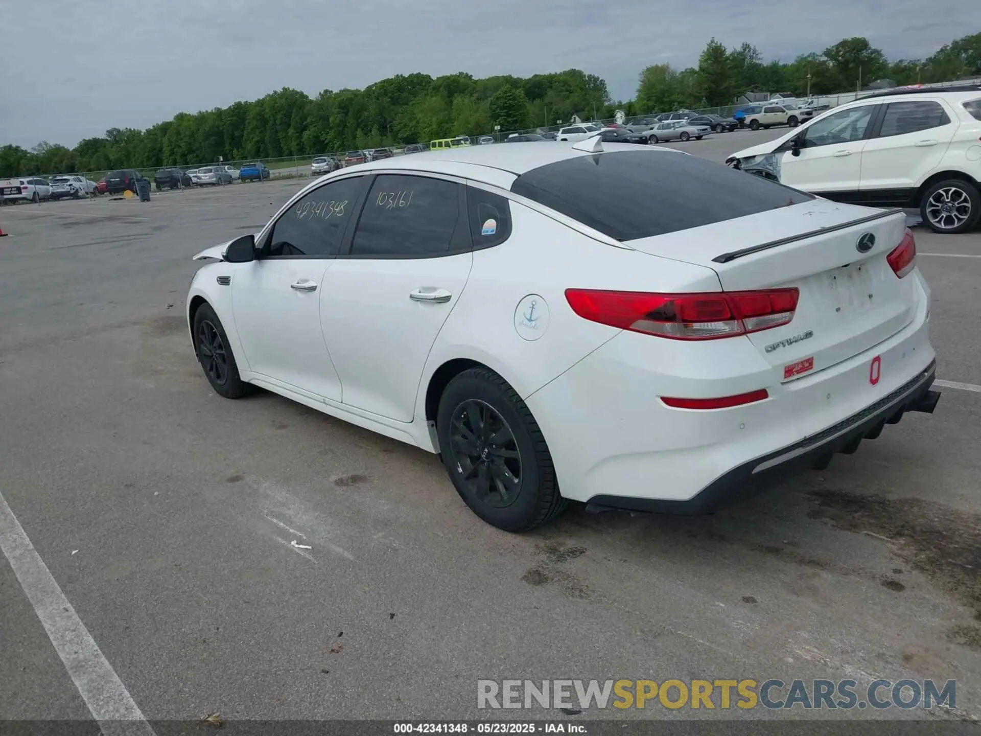 3 Photograph of a damaged car 5XXGT4L30KG280104 KIA OPTIMA 2019