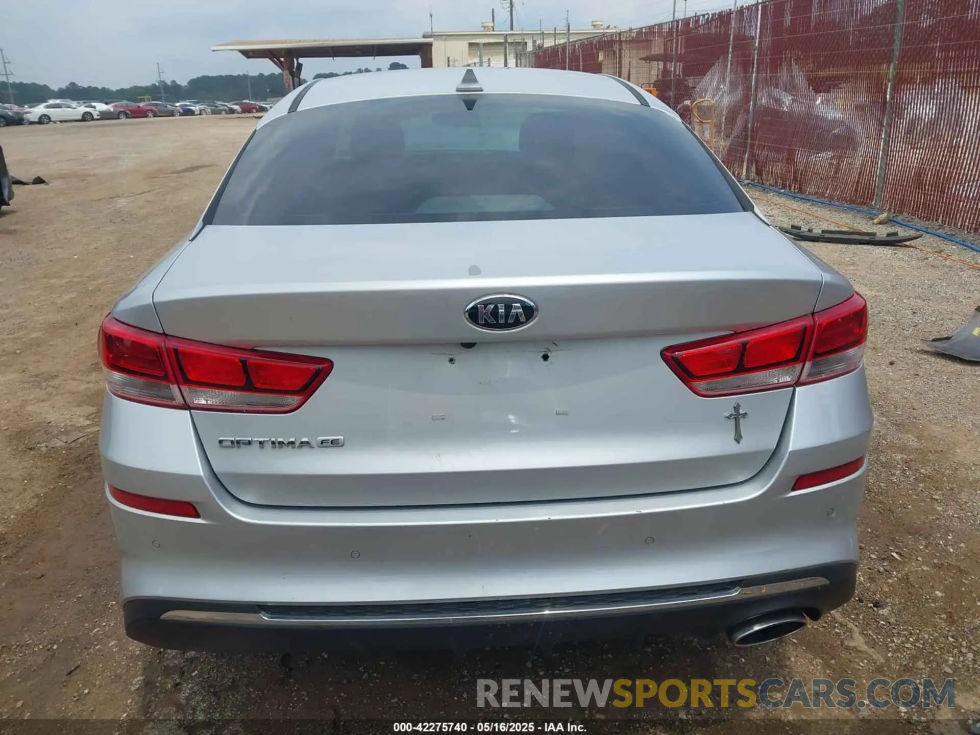 17 Photograph of a damaged car 5XXGT4L30KG282063 KIA OPTIMA 2019