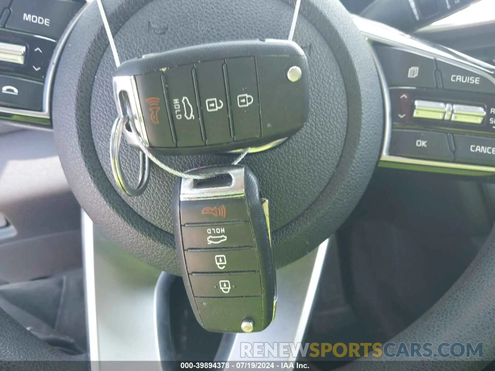 11 Photograph of a damaged car 5XXGT4L30KG293631 KIA OPTIMA 2019