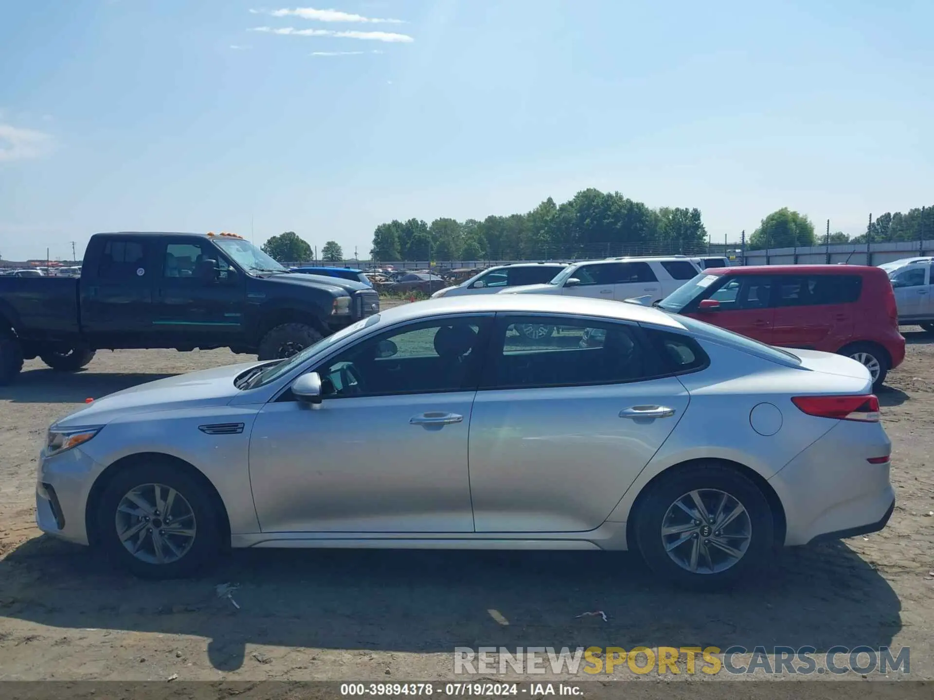 14 Photograph of a damaged car 5XXGT4L30KG293631 KIA OPTIMA 2019