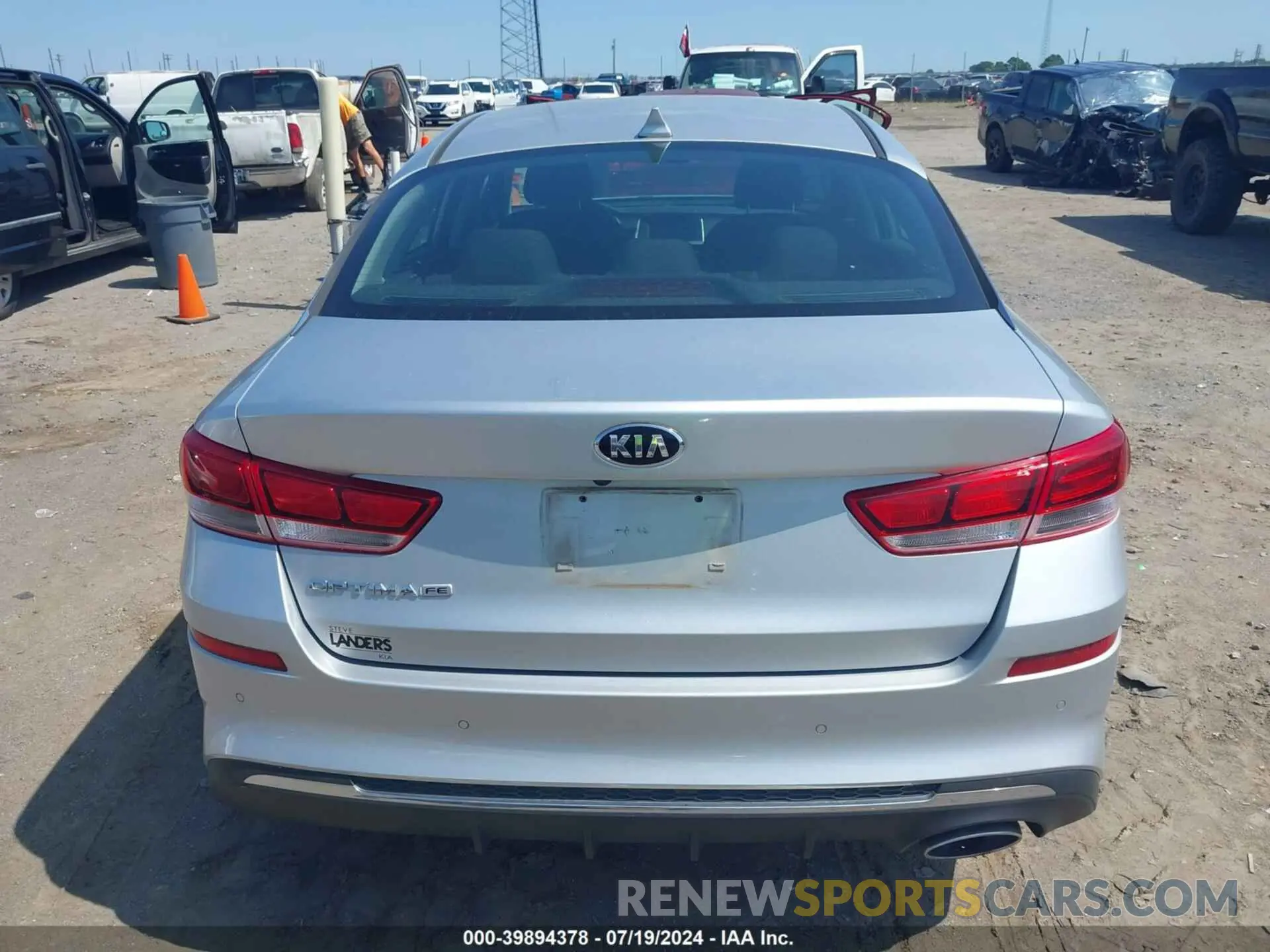 16 Photograph of a damaged car 5XXGT4L30KG293631 KIA OPTIMA 2019