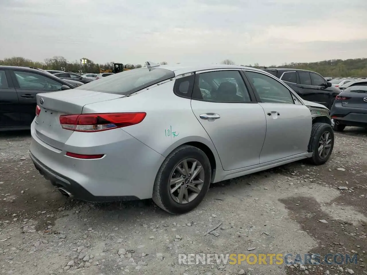 3 Photograph of a damaged car 5XXGT4L30KG318317 KIA OPTIMA 2019