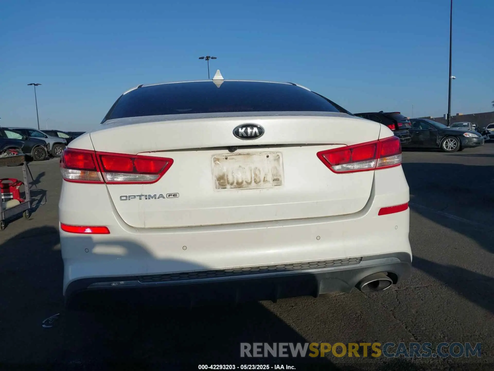 16 Фотография поврежденного автомобиля 5XXGT4L30KG340544 KIA OPTIMA 2019