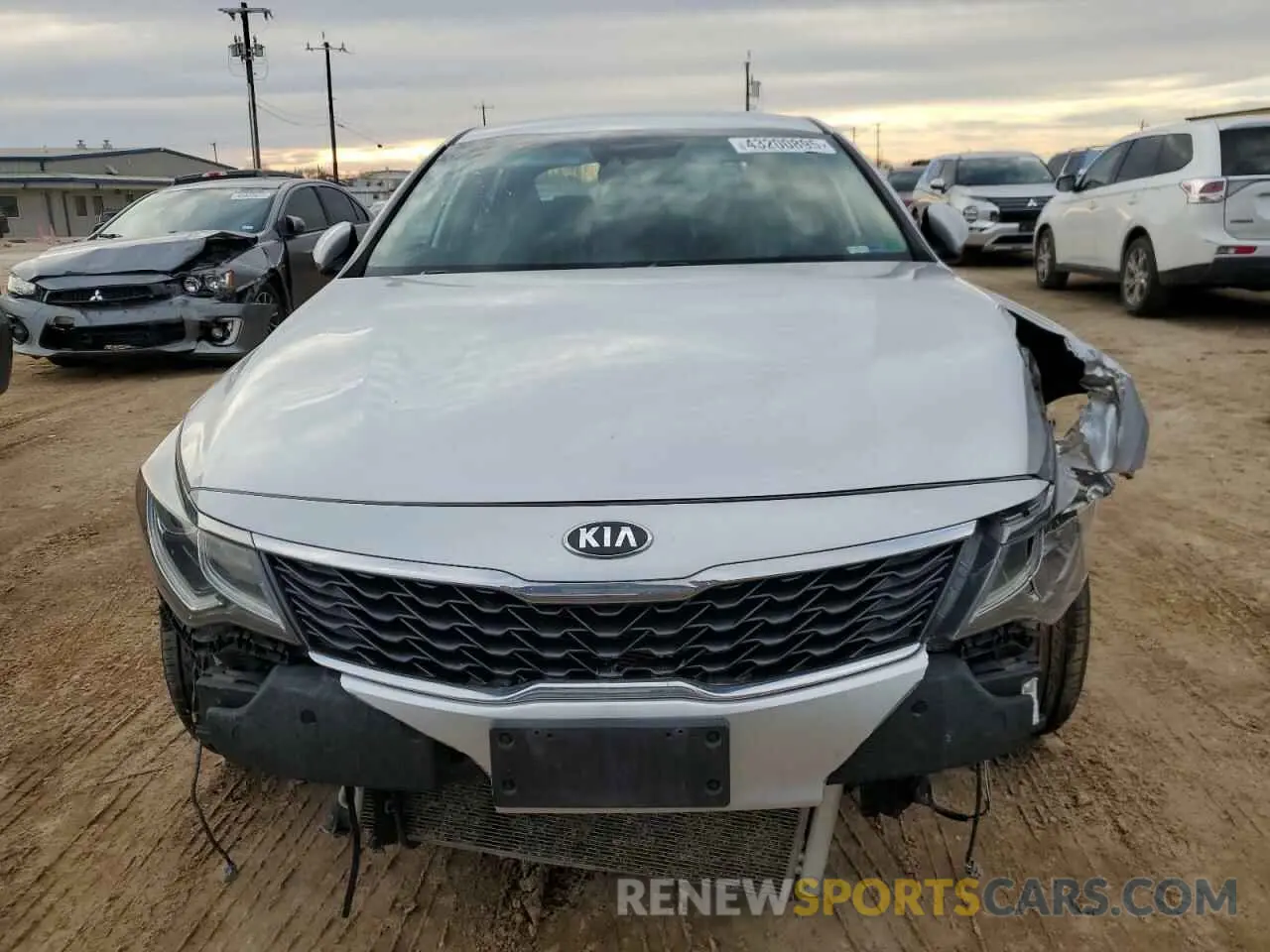 5 Photograph of a damaged car 5XXGT4L31KG305687 KIA OPTIMA 2019