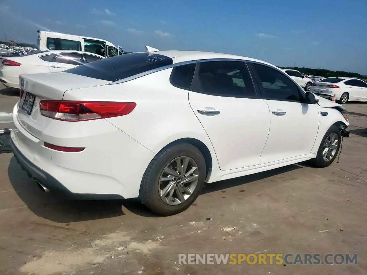3 Photograph of a damaged car 5XXGT4L31KG322795 KIA OPTIMA 2019