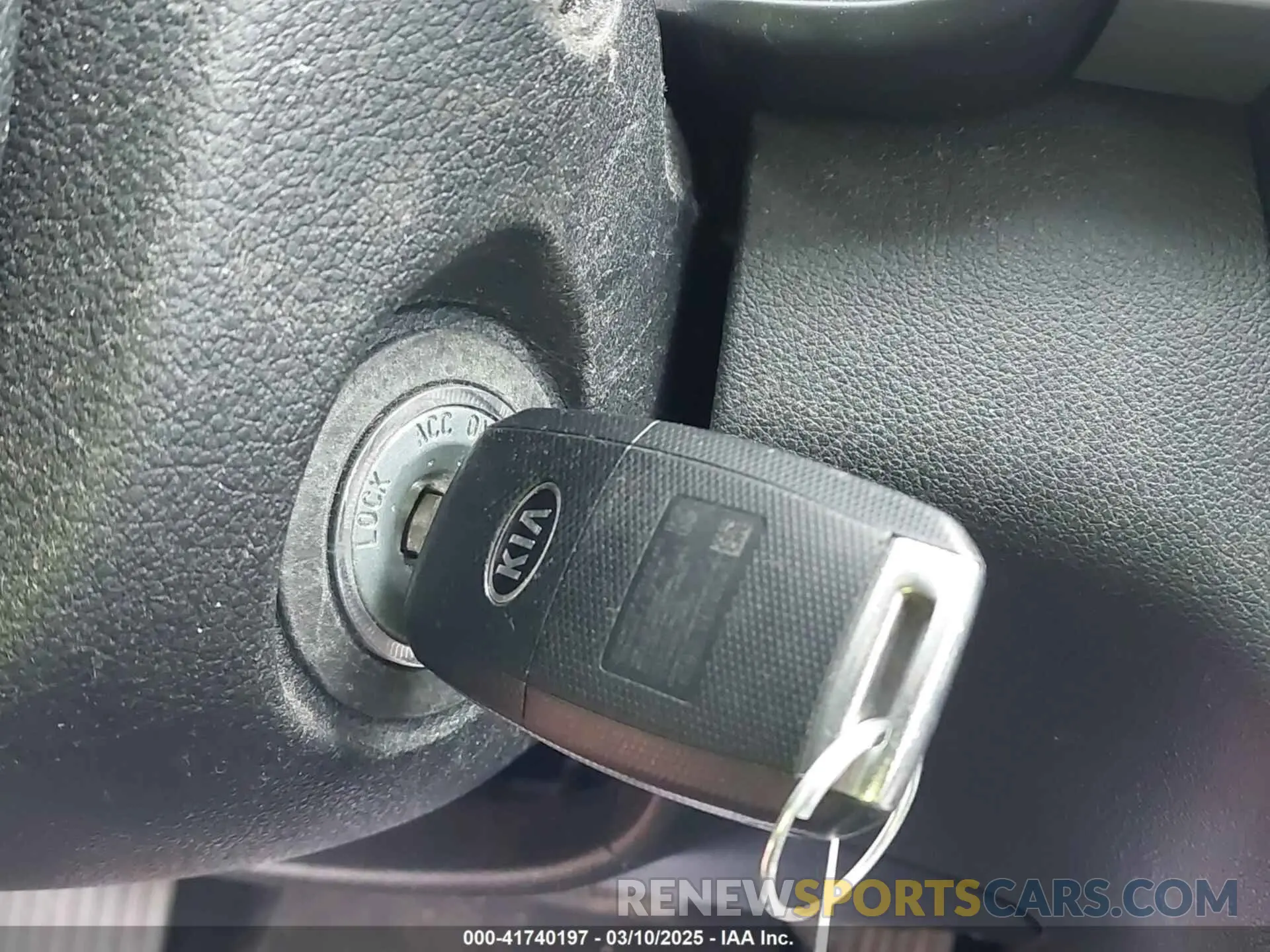 11 Photograph of a damaged car 5XXGT4L31KG323493 KIA OPTIMA 2019