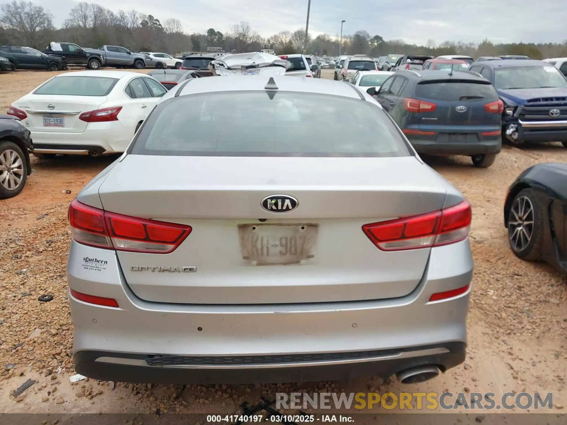 16 Photograph of a damaged car 5XXGT4L31KG323493 KIA OPTIMA 2019