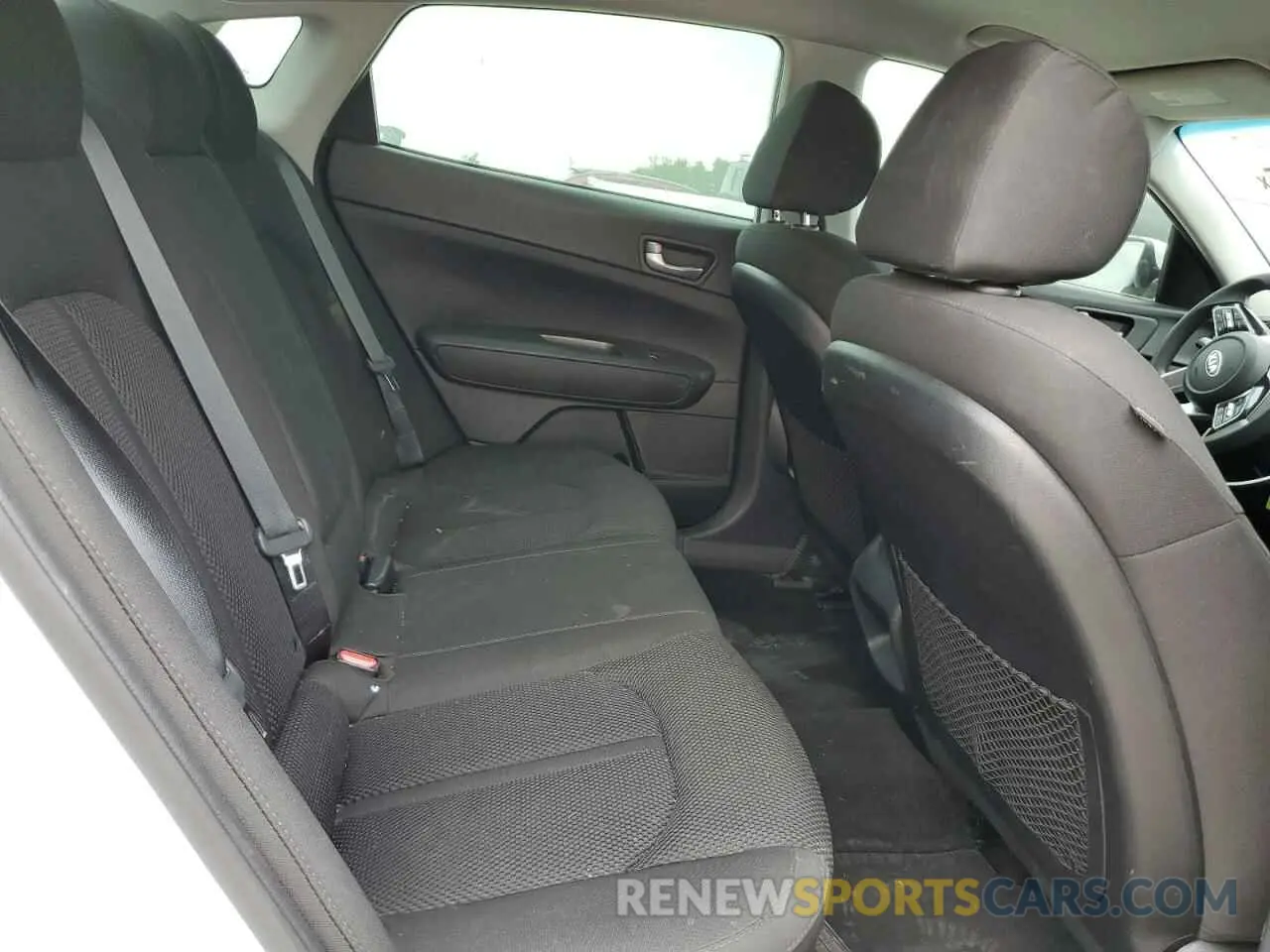 10 Photograph of a damaged car 5XXGT4L31KG338530 KIA OPTIMA 2019