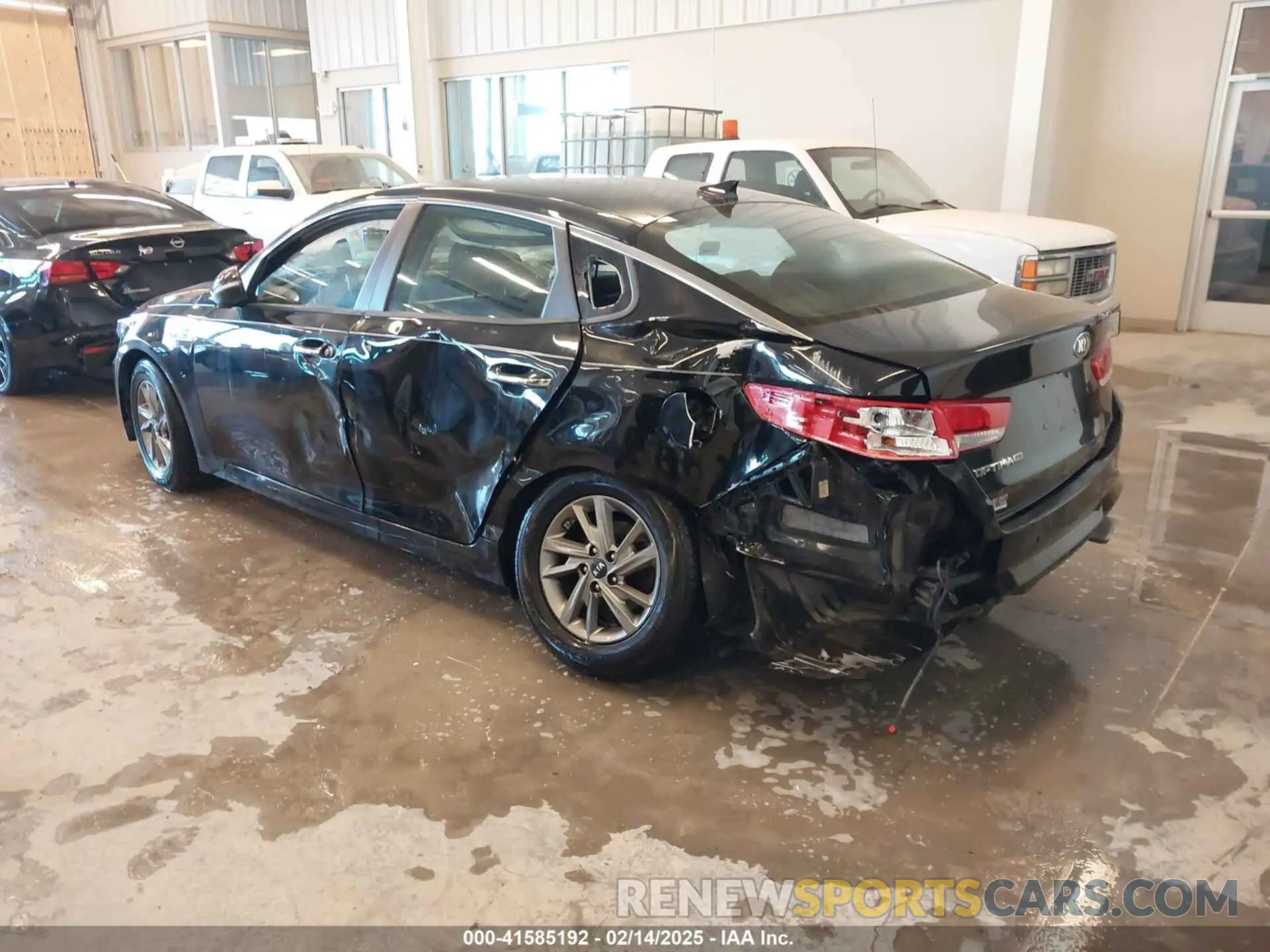 3 Фотография поврежденного автомобиля 5XXGT4L31KG342402 KIA OPTIMA 2019