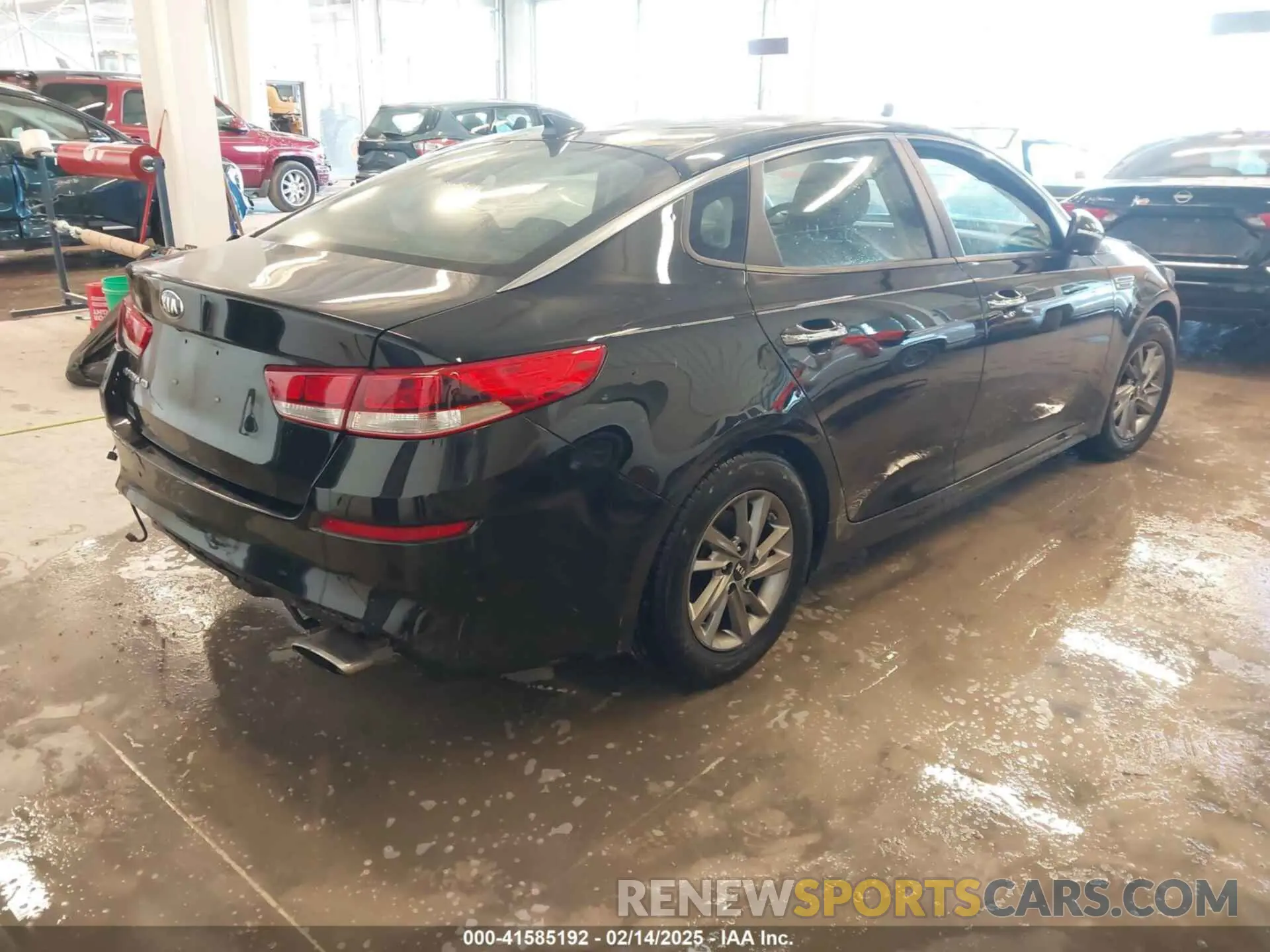 4 Фотография поврежденного автомобиля 5XXGT4L31KG342402 KIA OPTIMA 2019