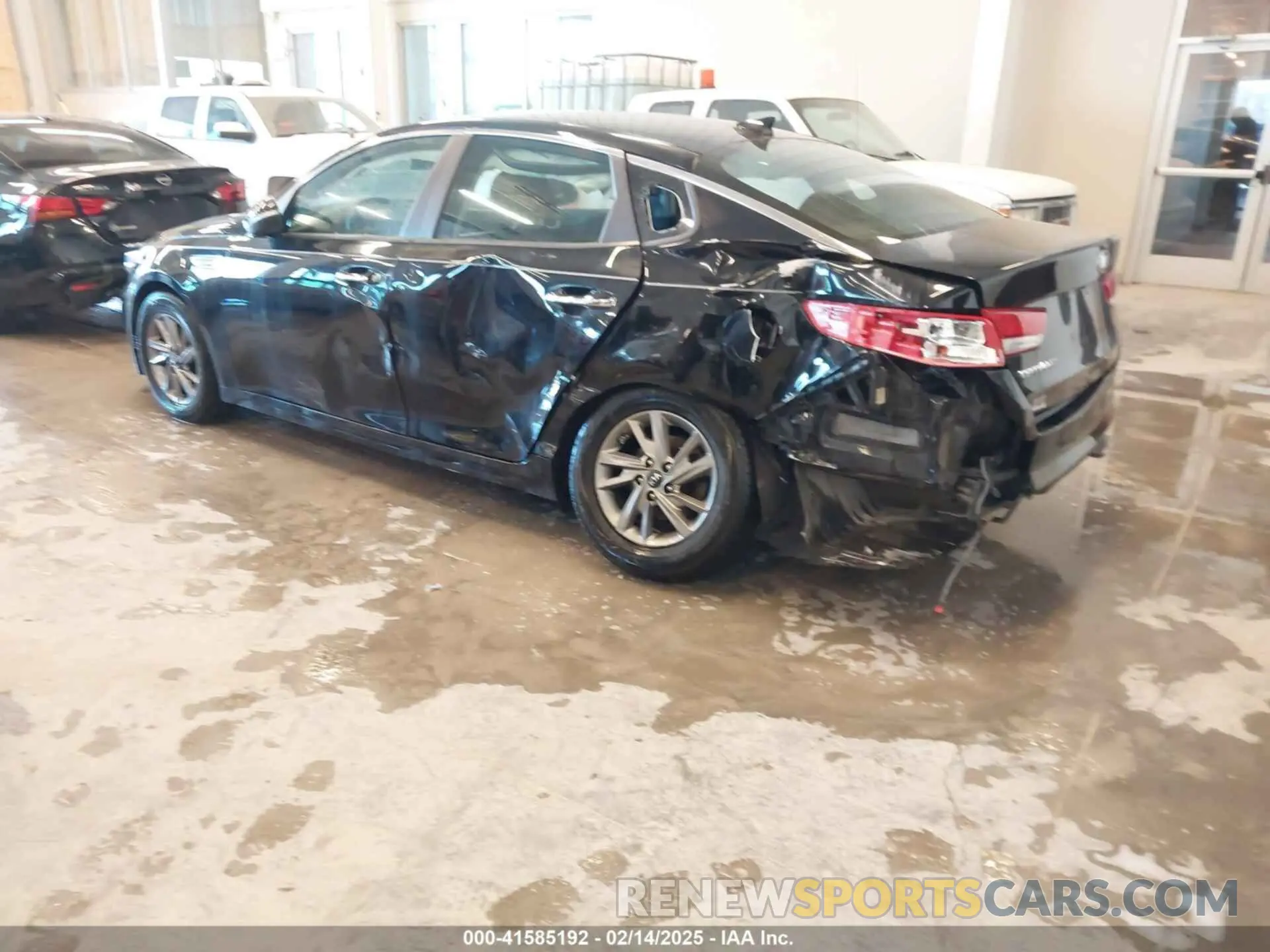 6 Фотография поврежденного автомобиля 5XXGT4L31KG342402 KIA OPTIMA 2019