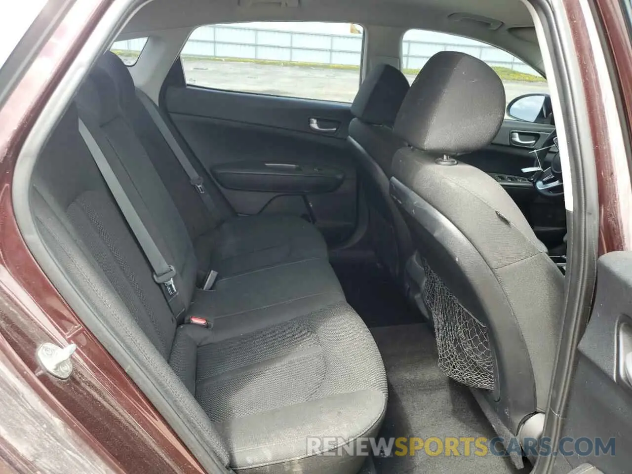10 Photograph of a damaged car 5XXGT4L31KG350841 KIA OPTIMA 2019