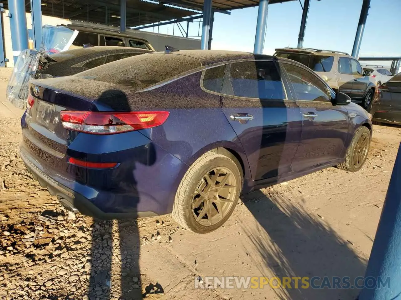 3 Photograph of a damaged car 5XXGT4L31KG353271 KIA OPTIMA 2019