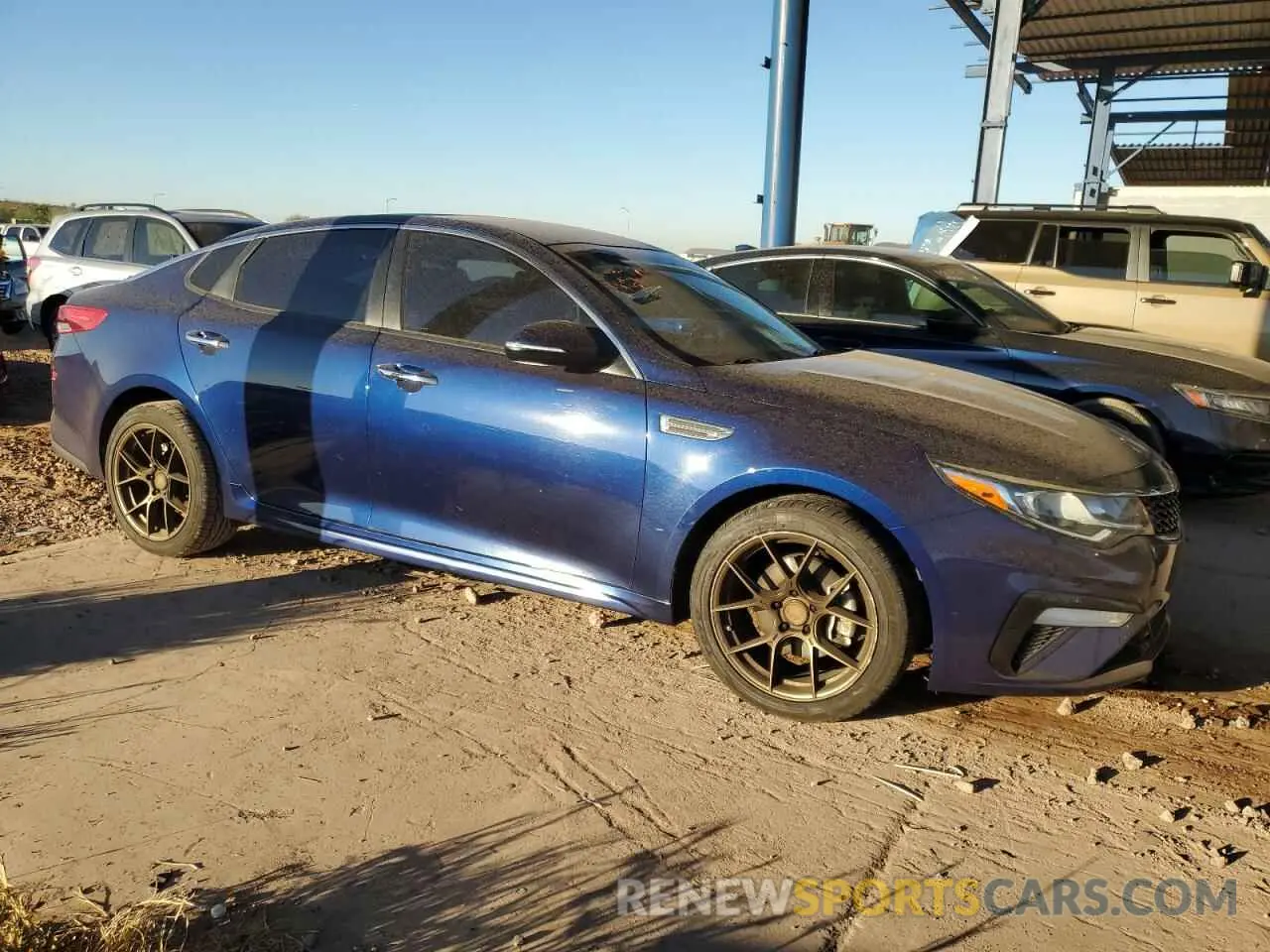 4 Photograph of a damaged car 5XXGT4L31KG353271 KIA OPTIMA 2019