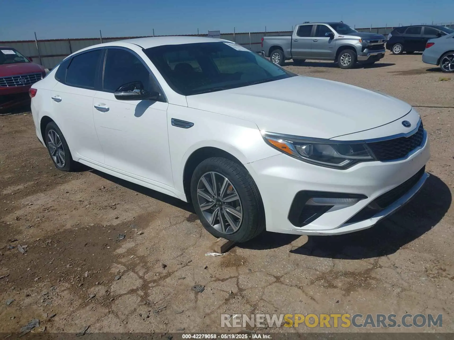 1 Photograph of a damaged car 5XXGT4L31KG356414 KIA OPTIMA 2019