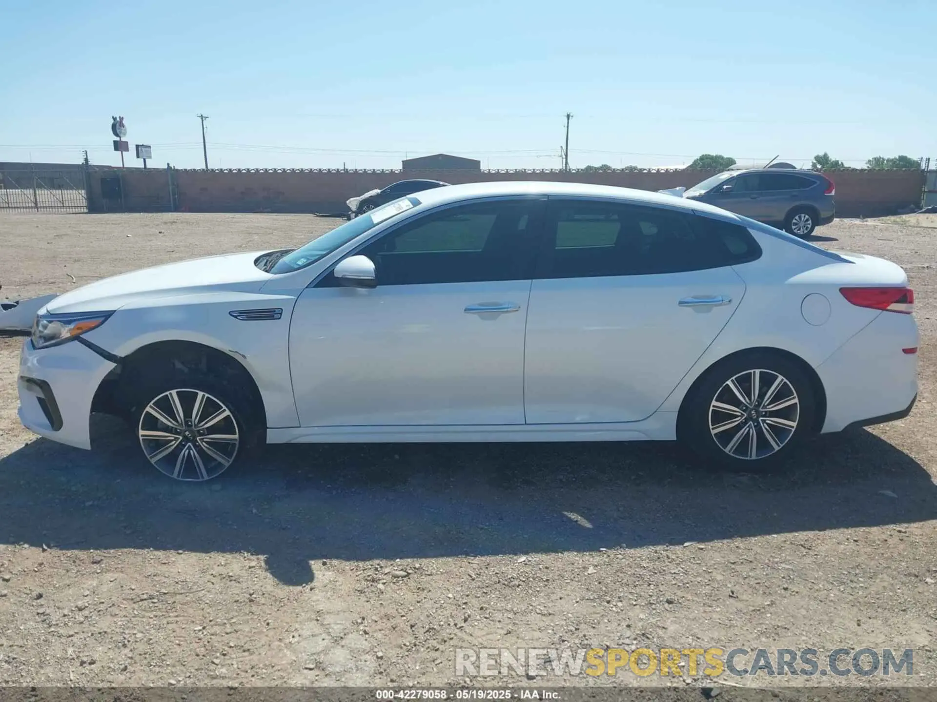 14 Photograph of a damaged car 5XXGT4L31KG356414 KIA OPTIMA 2019