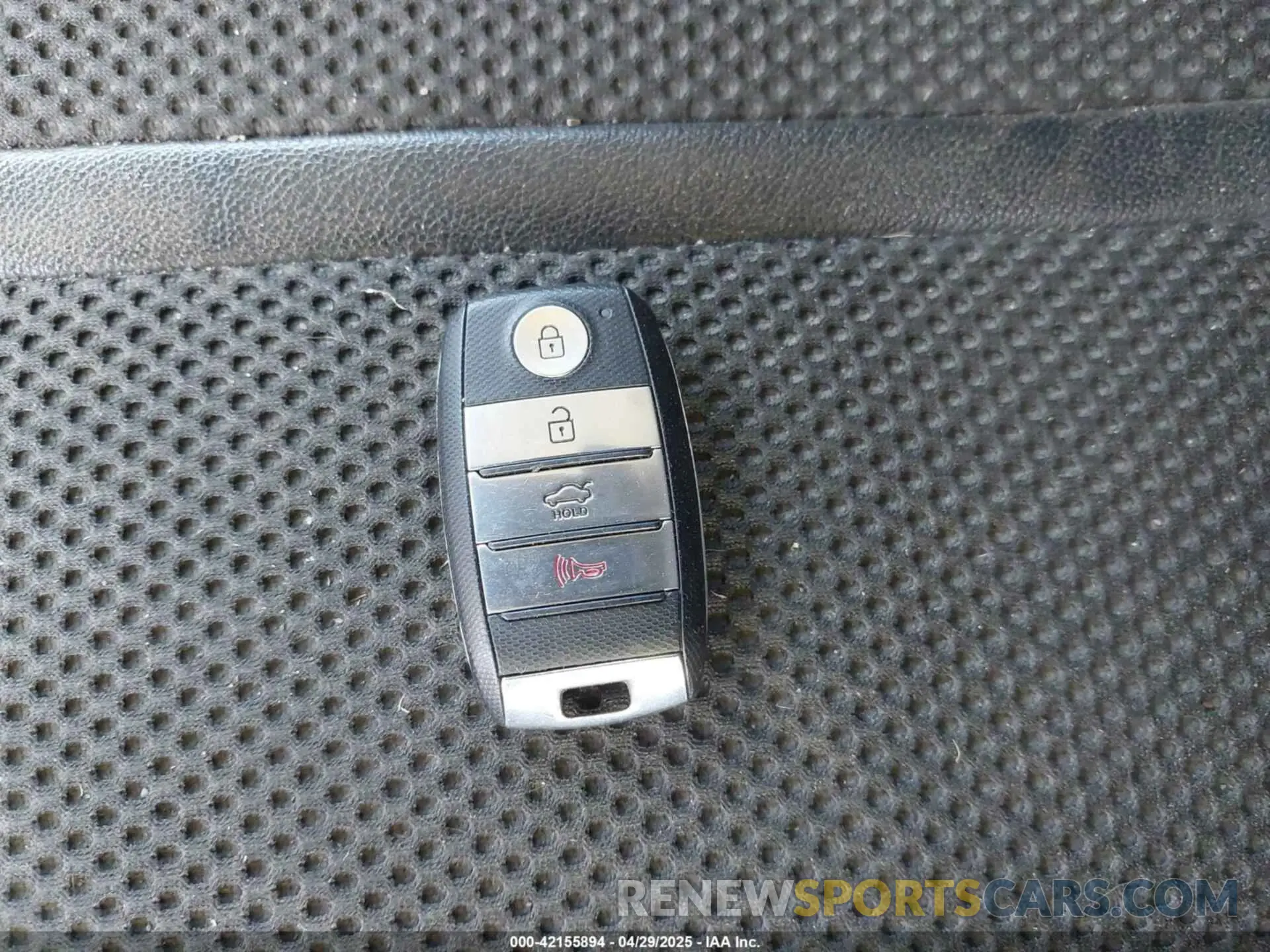 11 Photograph of a damaged car 5XXGT4L32KG284509 KIA OPTIMA 2019