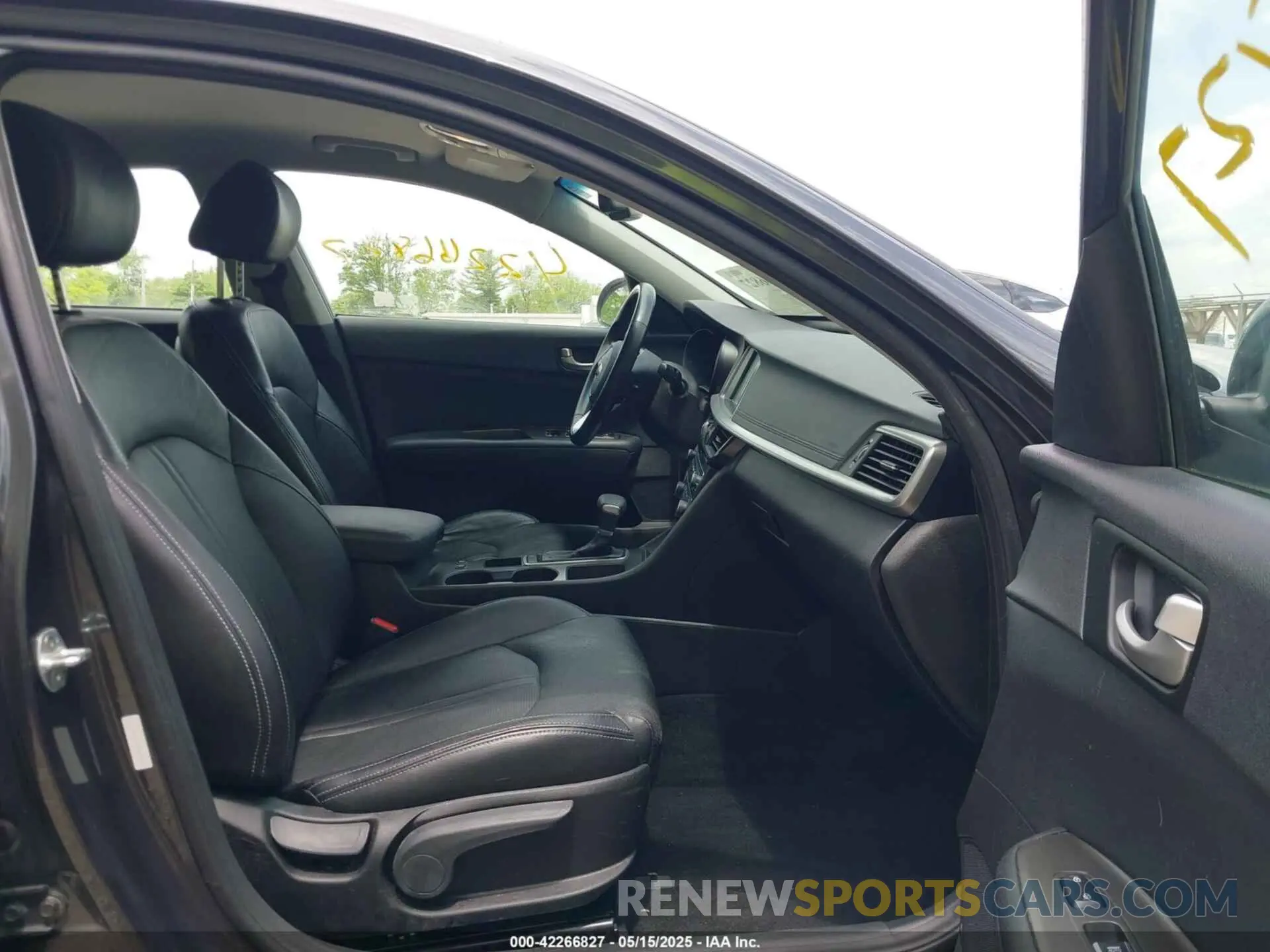 5 Photograph of a damaged car 5XXGT4L32KG298796 KIA OPTIMA 2019