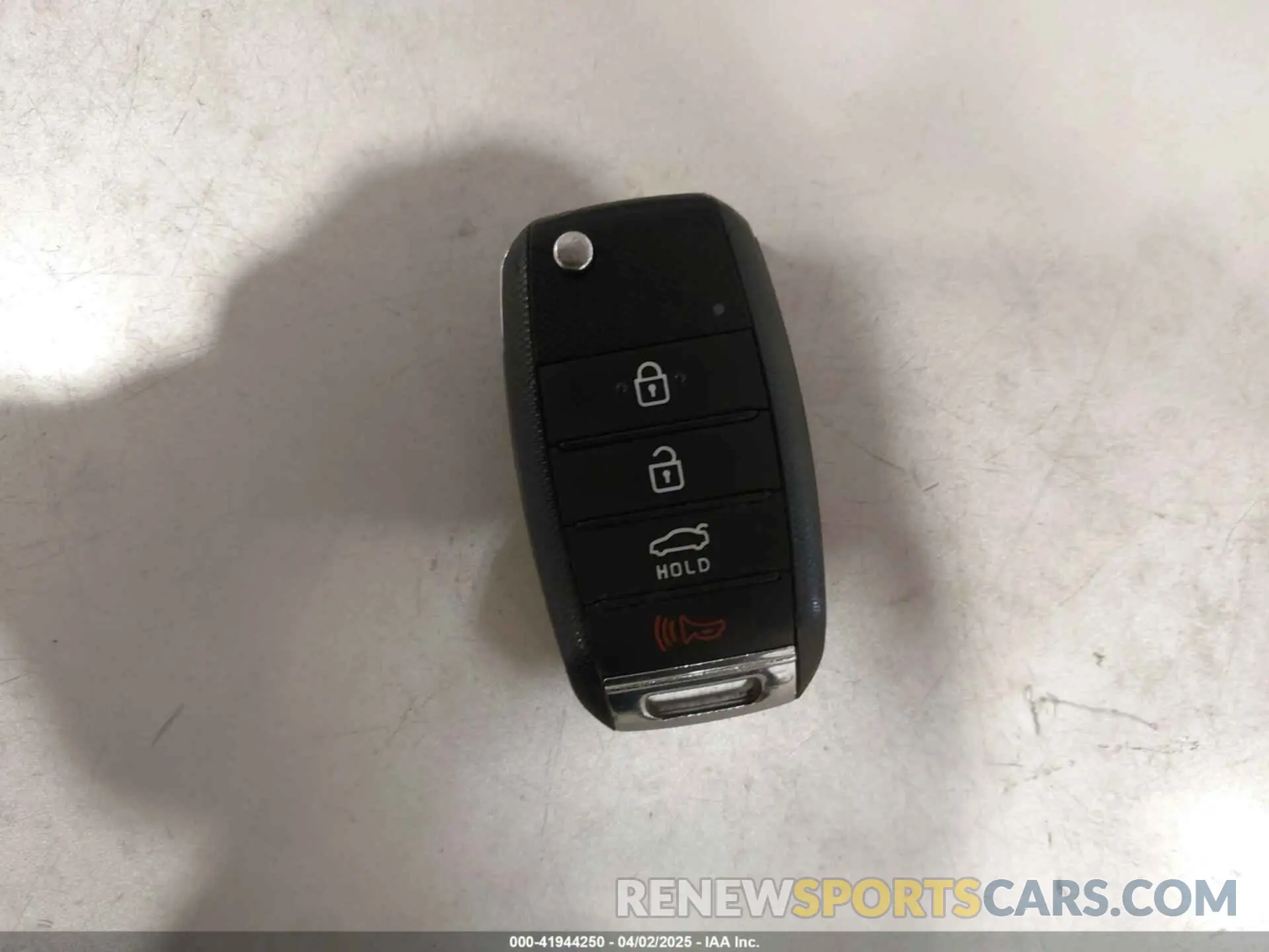 11 Photograph of a damaged car 5XXGT4L32KG319002 KIA OPTIMA 2019