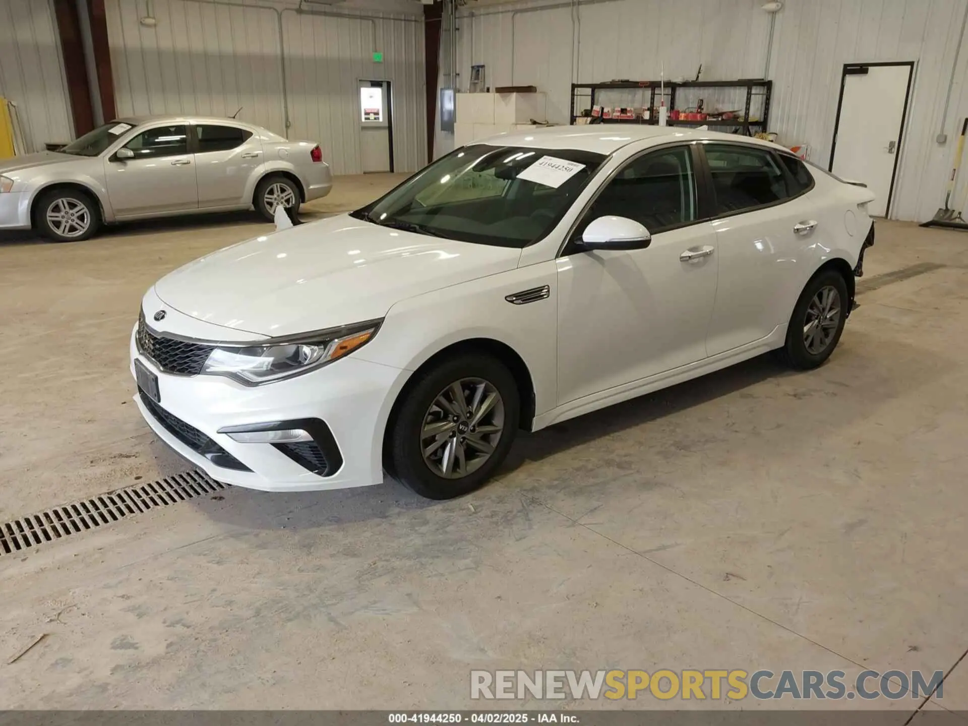 2 Photograph of a damaged car 5XXGT4L32KG319002 KIA OPTIMA 2019