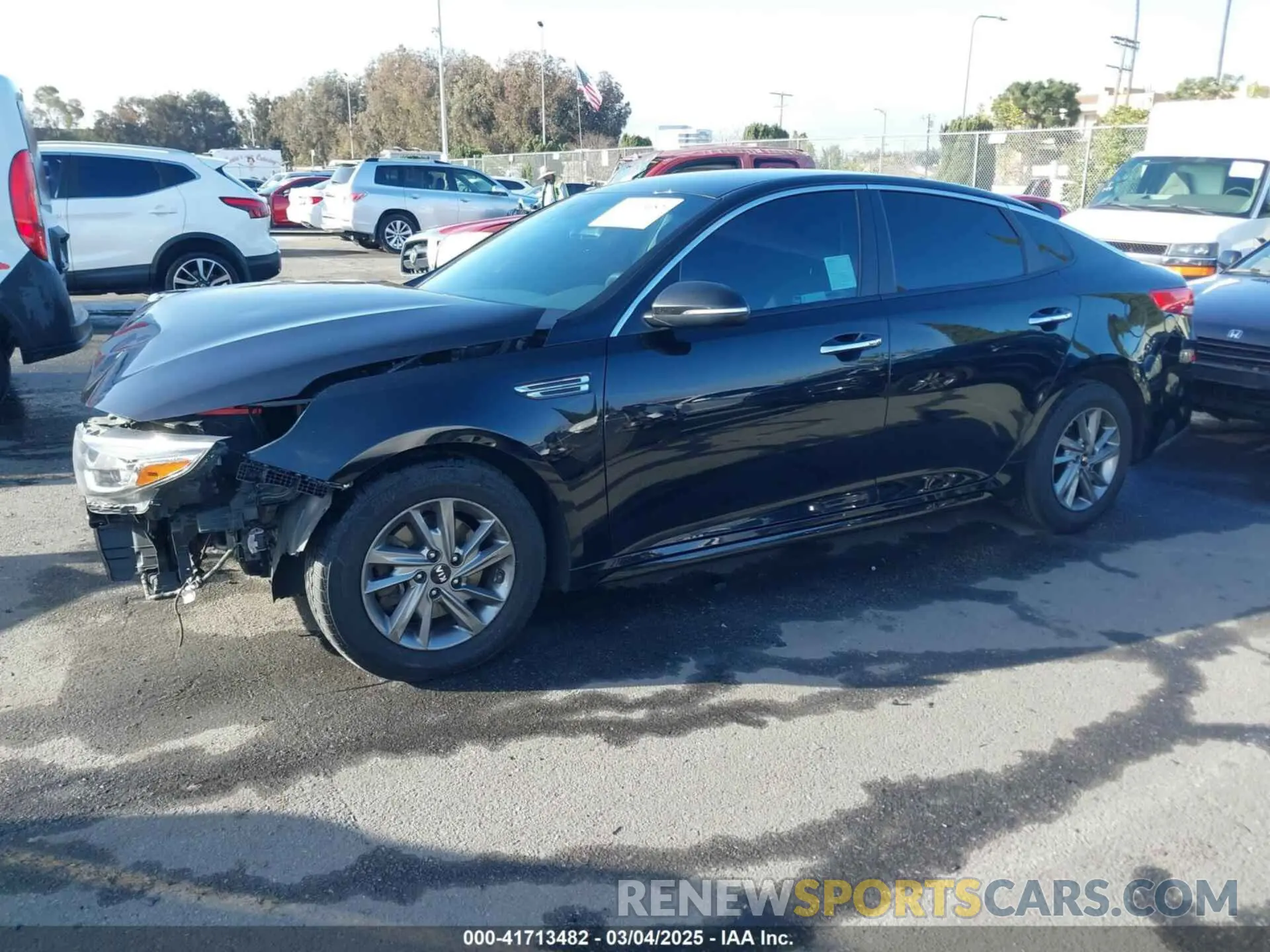 14 Фотография поврежденного автомобиля 5XXGT4L32KG324877 KIA OPTIMA 2019