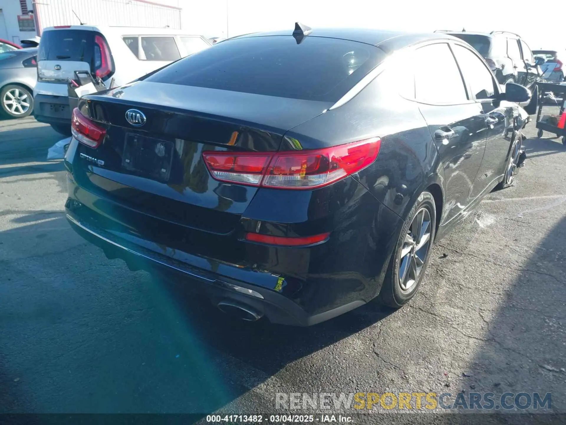 4 Фотография поврежденного автомобиля 5XXGT4L32KG324877 KIA OPTIMA 2019