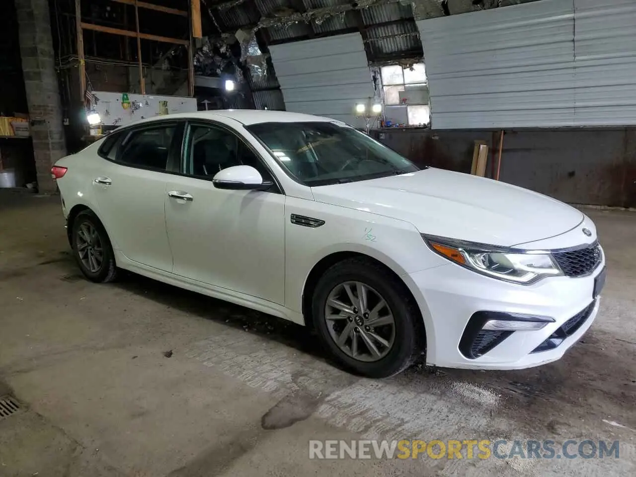 4 Фотография поврежденного автомобиля 5XXGT4L32KG335927 KIA OPTIMA 2019