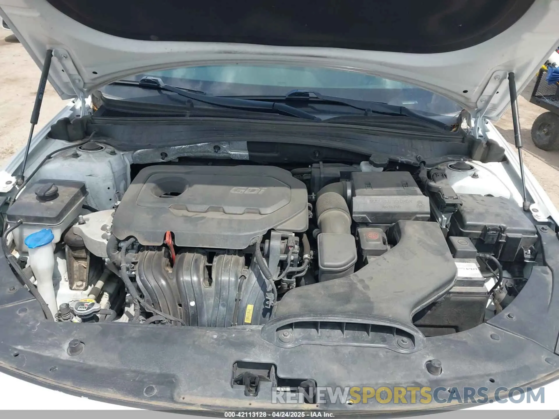 10 Photograph of a damaged car 5XXGT4L32KG337466 KIA OPTIMA 2019