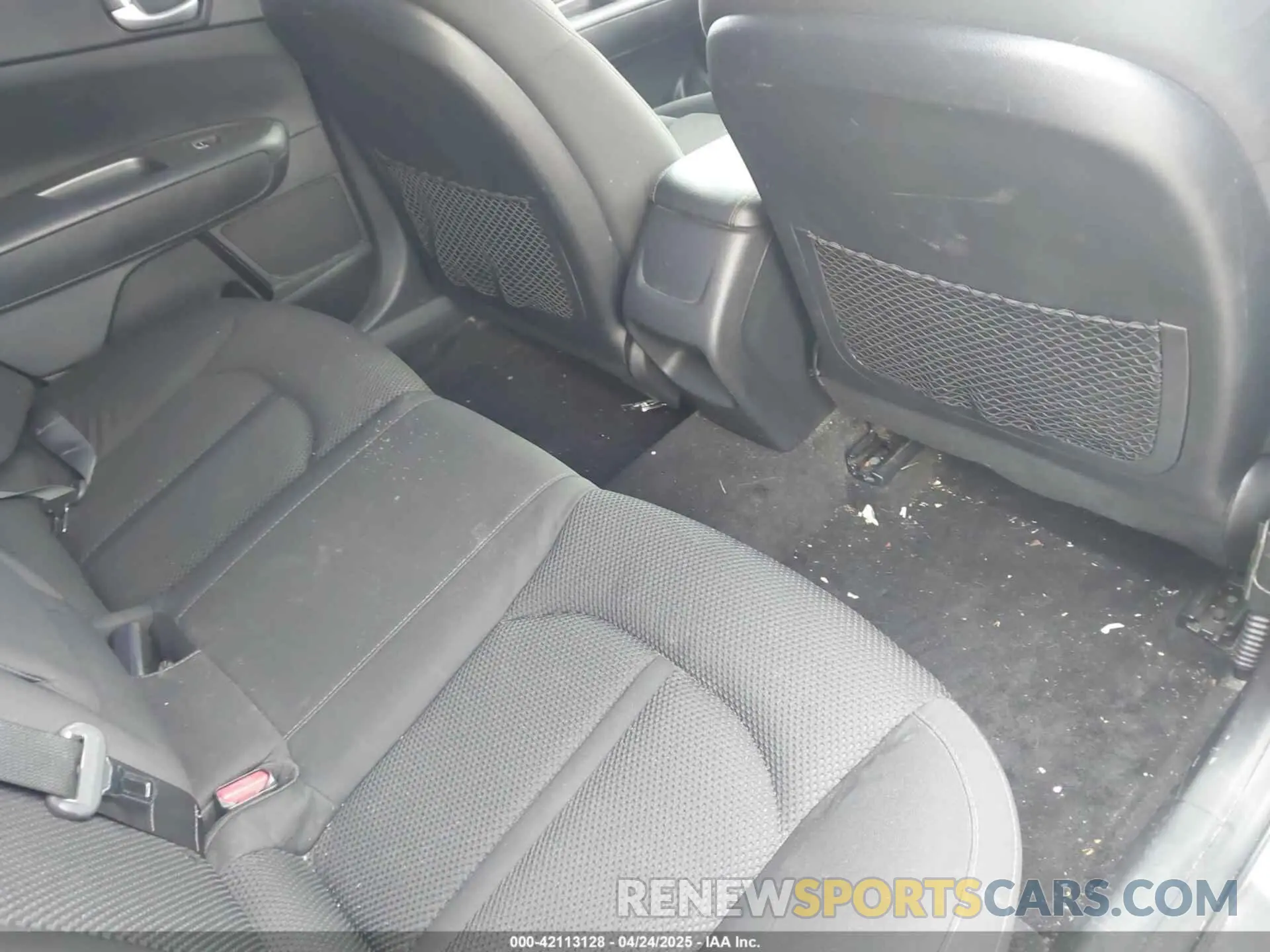8 Photograph of a damaged car 5XXGT4L32KG337466 KIA OPTIMA 2019