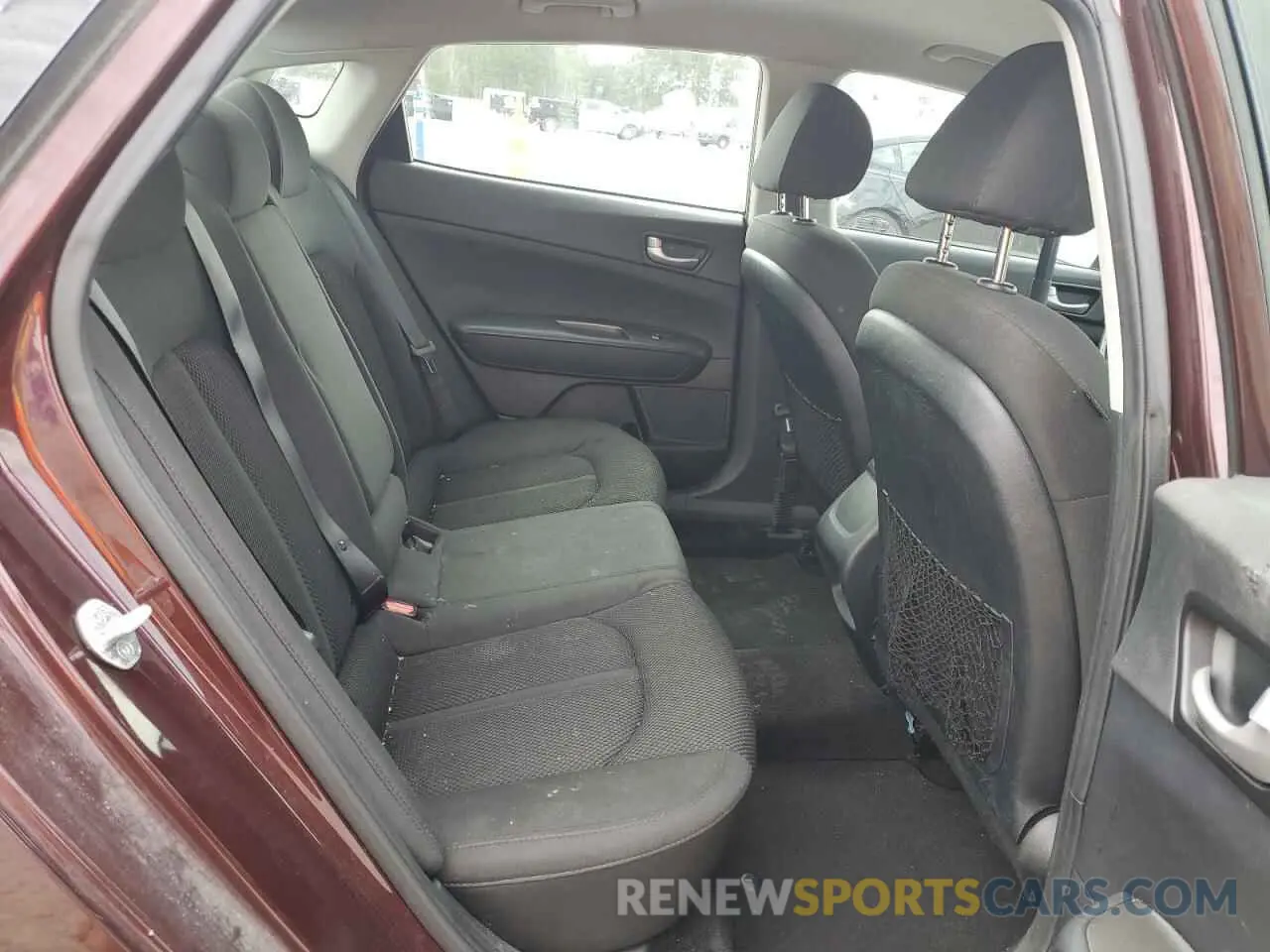 11 Photograph of a damaged car 5XXGT4L32KG346958 KIA OPTIMA 2019
