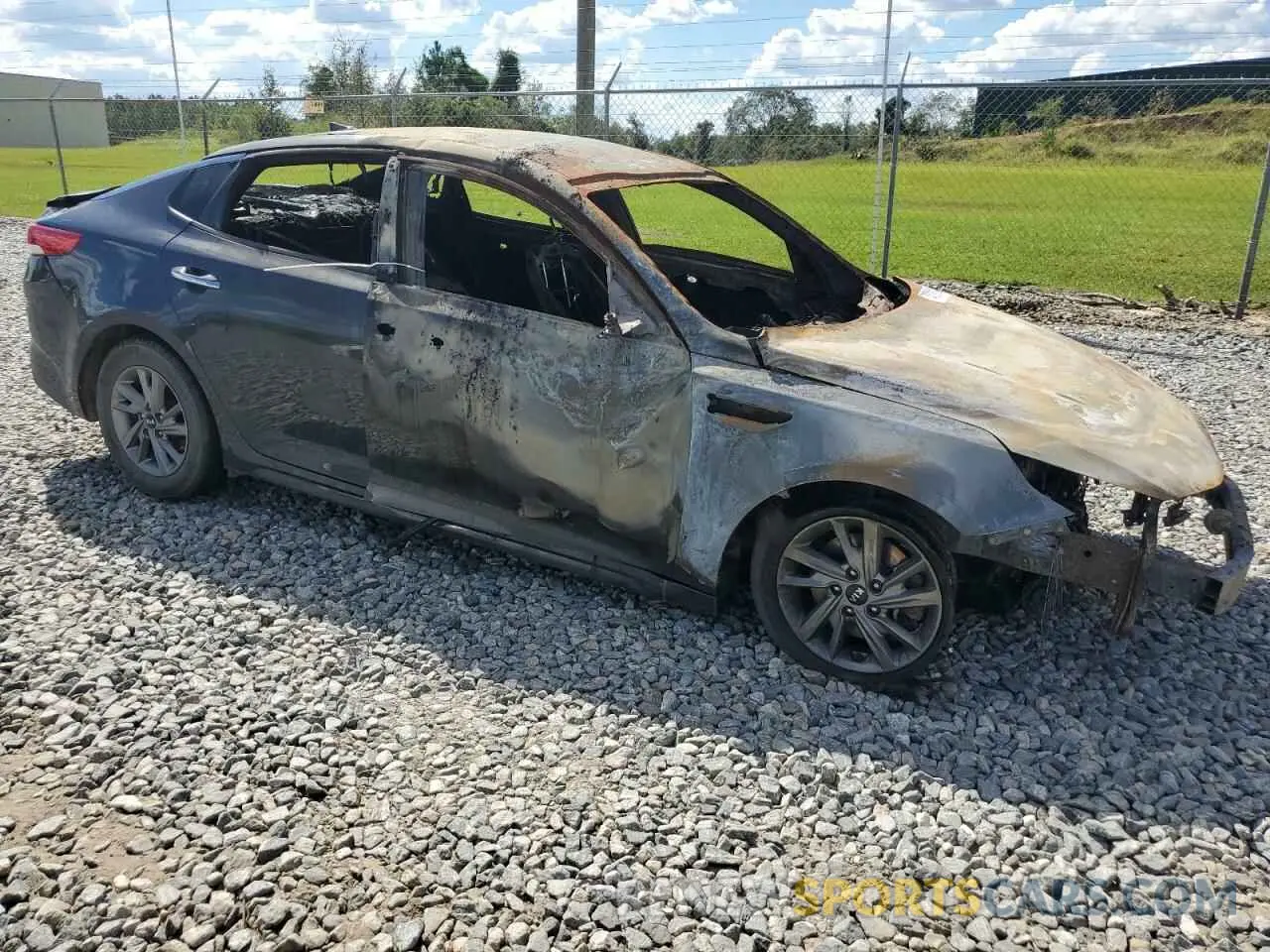 4 Photograph of a damaged car 5XXGT4L33KG283501 KIA OPTIMA 2019
