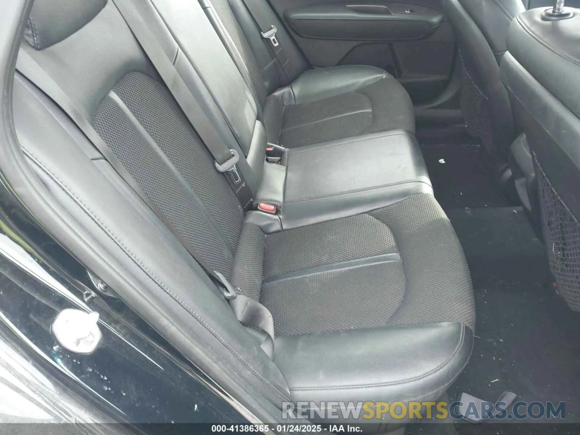 8 Photograph of a damaged car 5XXGT4L33KG290481 KIA OPTIMA 2019