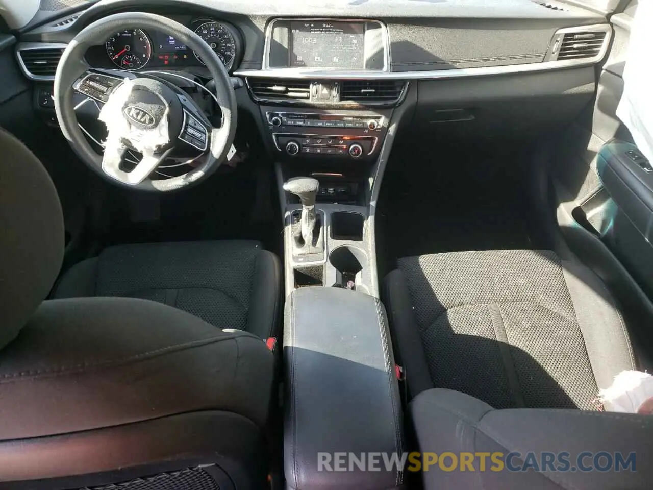 8 Photograph of a damaged car 5XXGT4L33KG307196 KIA OPTIMA 2019