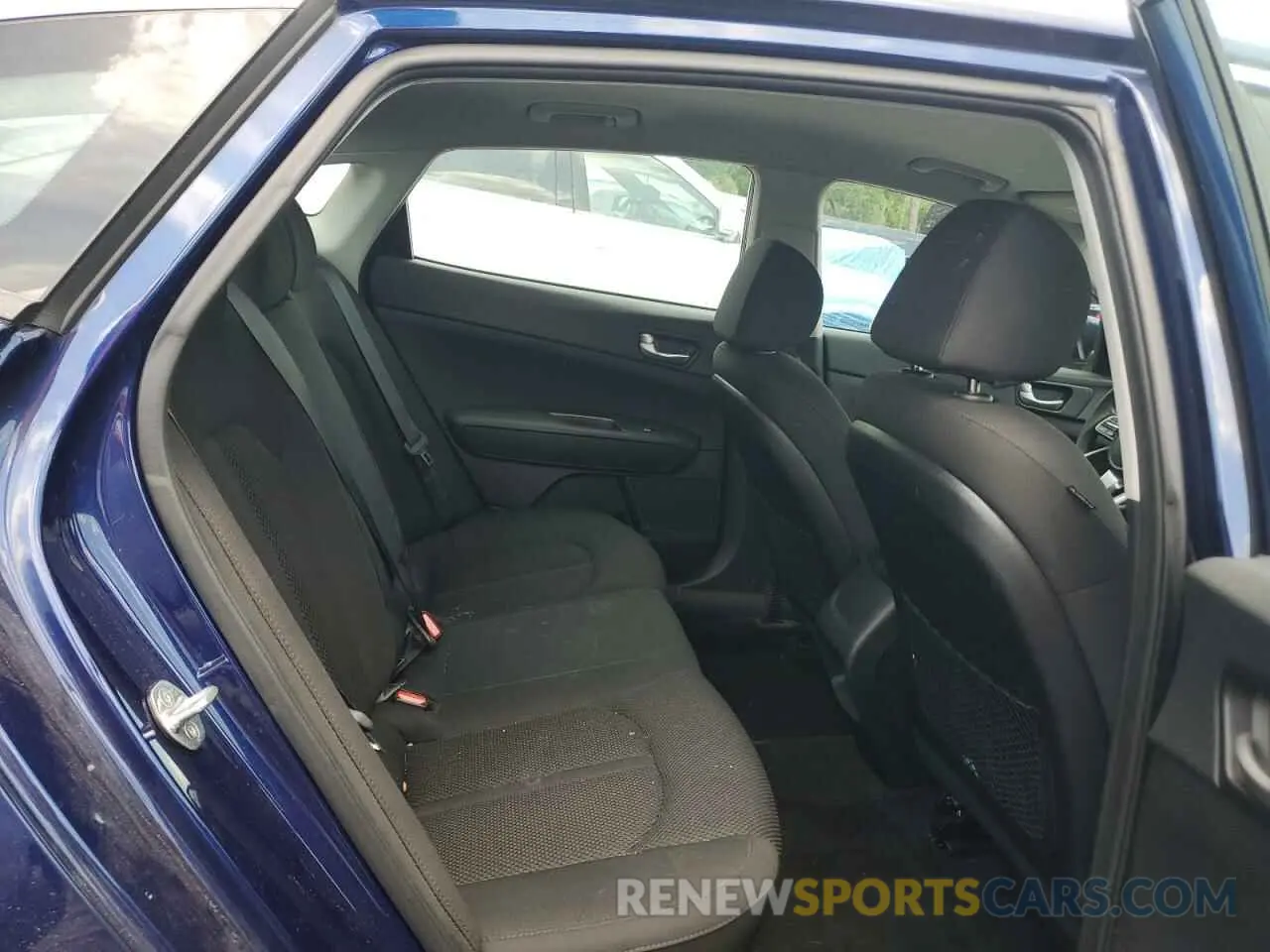 10 Фотография поврежденного автомобиля 5XXGT4L33KG316996 KIA OPTIMA 2019