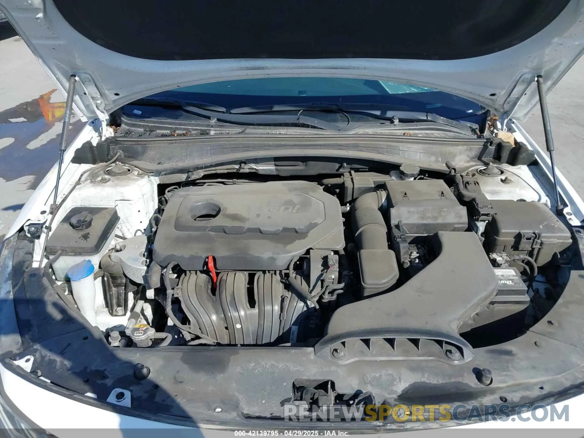 10 Фотография поврежденного автомобиля 5XXGT4L33KG324175 KIA OPTIMA 2019