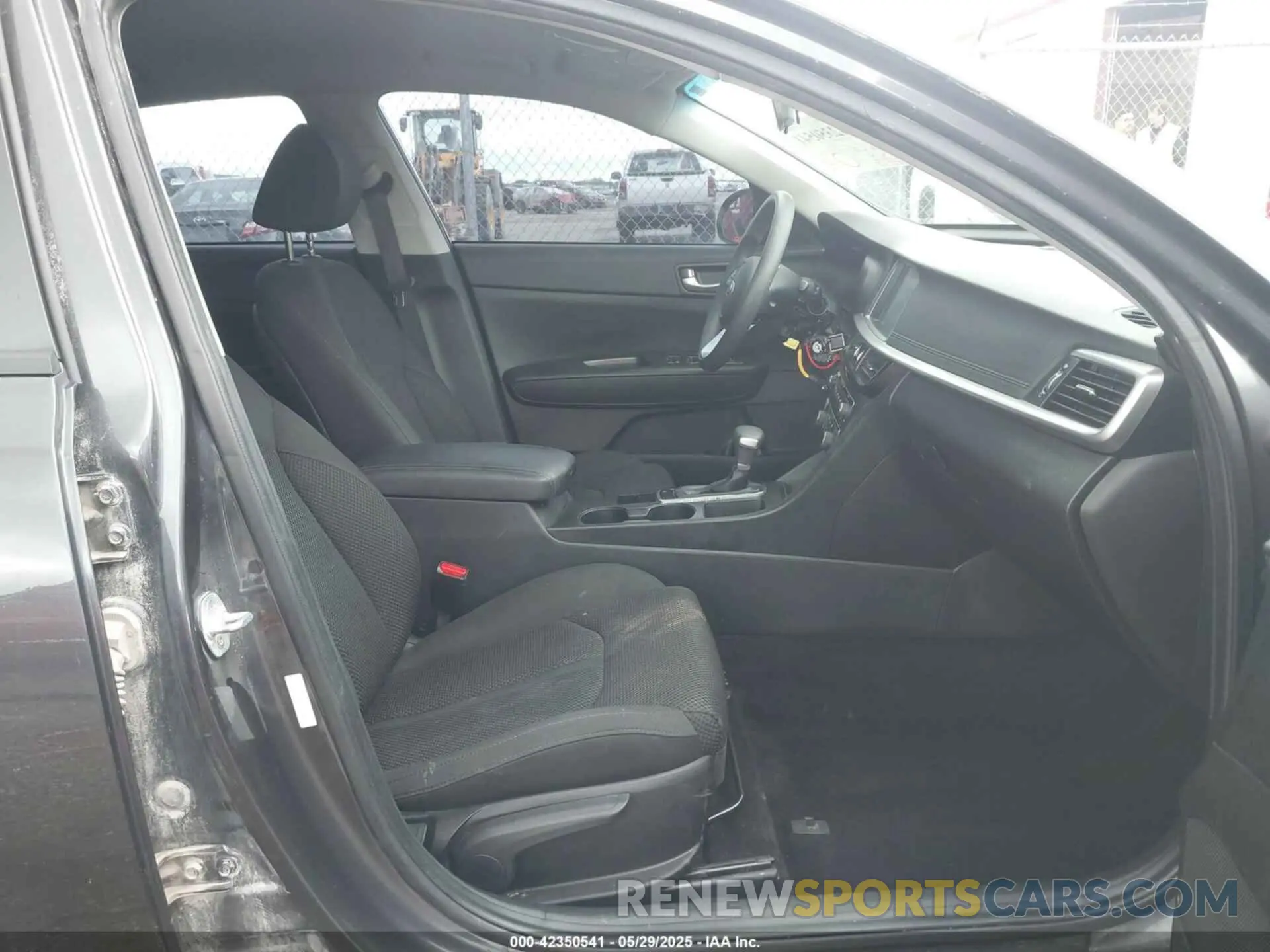 5 Фотография поврежденного автомобиля 5XXGT4L33KG329005 KIA OPTIMA 2019