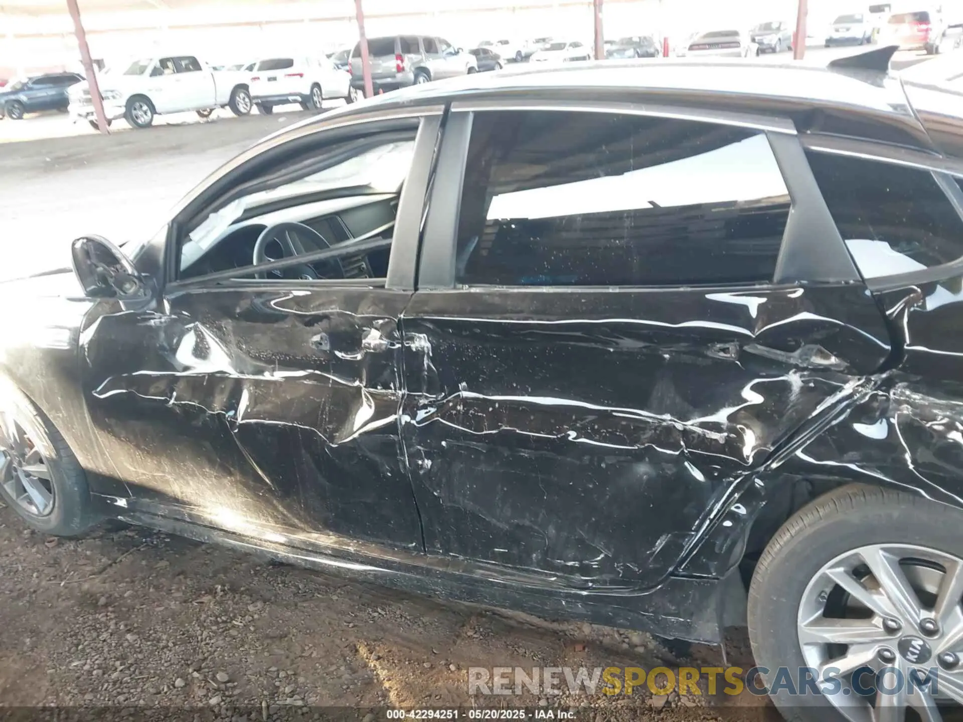 14 Photograph of a damaged car 5XXGT4L33KG344636 KIA OPTIMA 2019