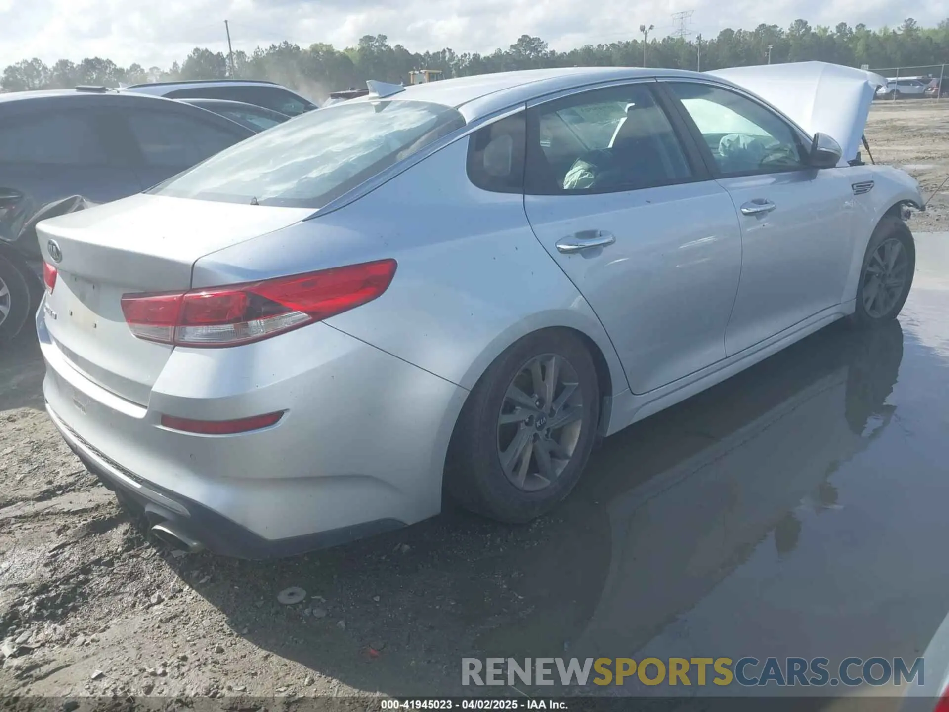 4 Фотография поврежденного автомобиля 5XXGT4L33KG348167 KIA OPTIMA 2019