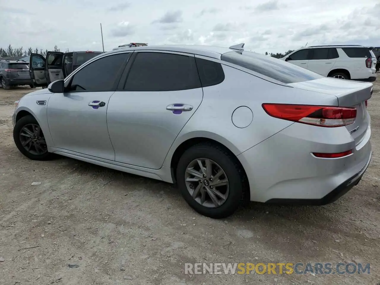 2 Photograph of a damaged car 5XXGT4L33KG352669 KIA OPTIMA 2019